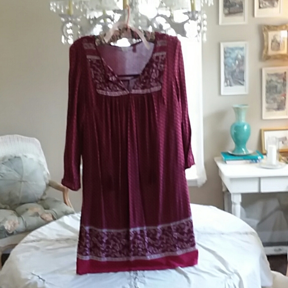 Dress - Picture 1 of 3